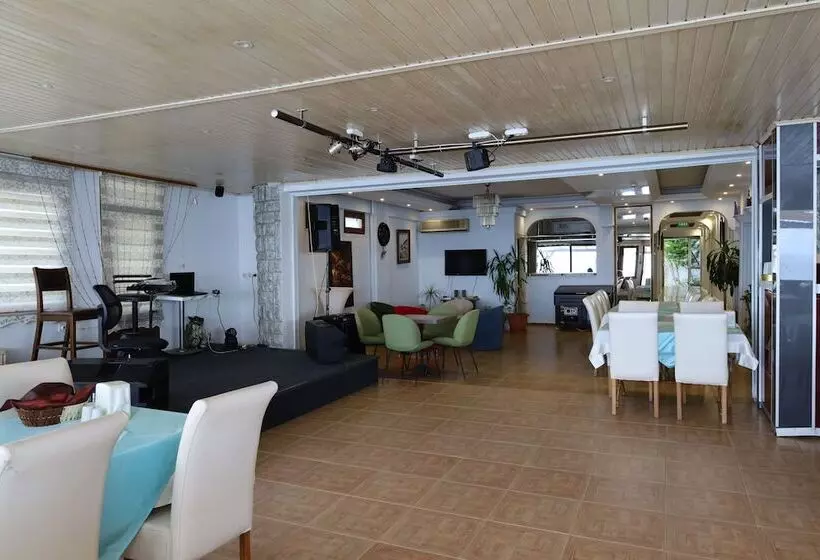 Demi̇r Otel Restaurant