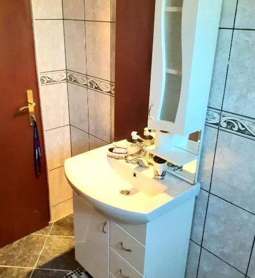 پانسیون Domaćinstvo Sinđelić