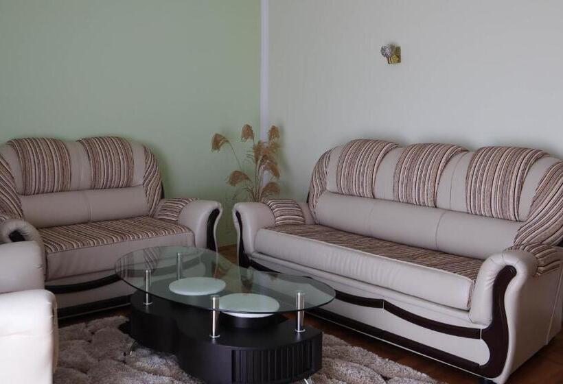 پانسیون Domaćinstvo Sinđelić