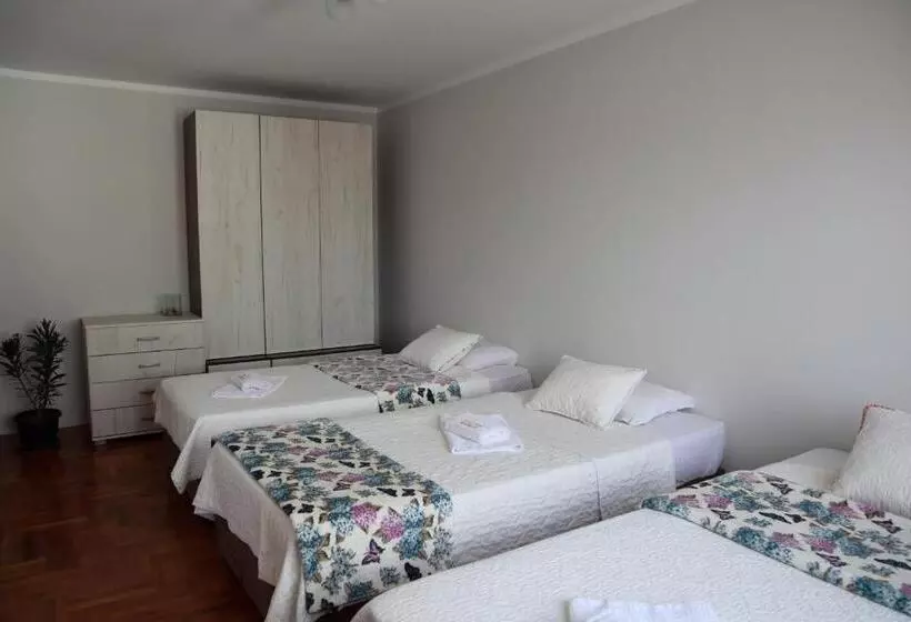 پانسیون Domaćinstvo Sinđelić