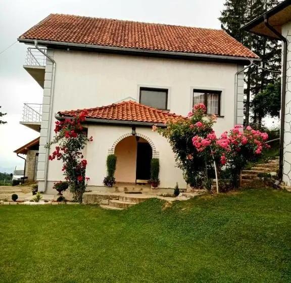 پانسیون Domaćinstvo Sinđelić