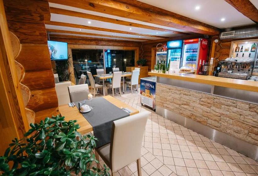 Szálloda Atpūtas Komplekss Lācītes