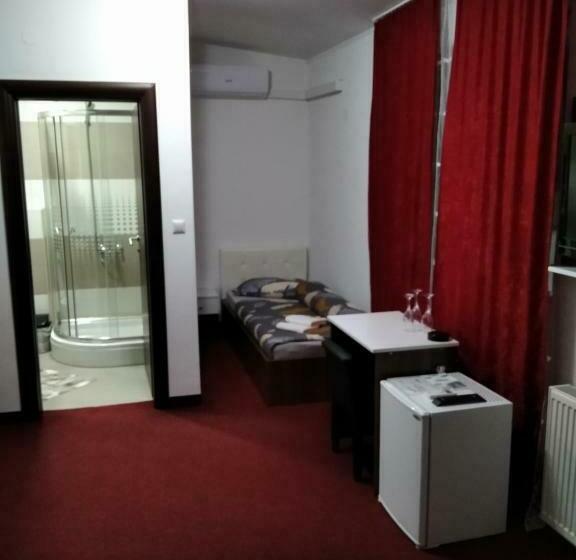 هاستل Motel Dreams