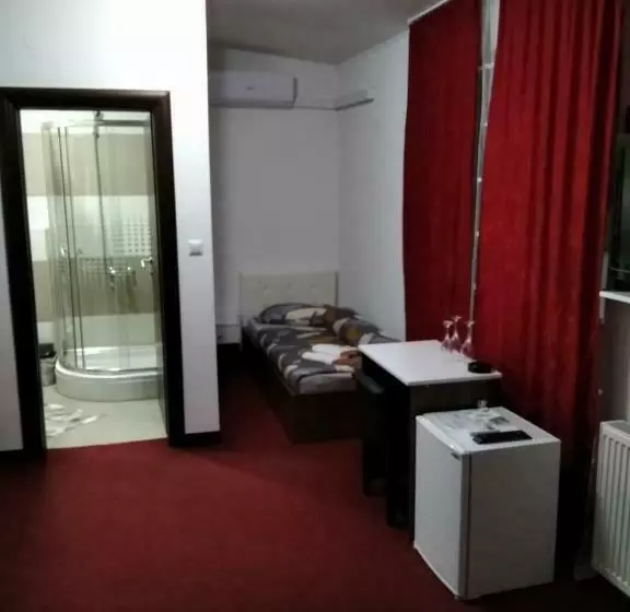 هاستل Motel Dreams