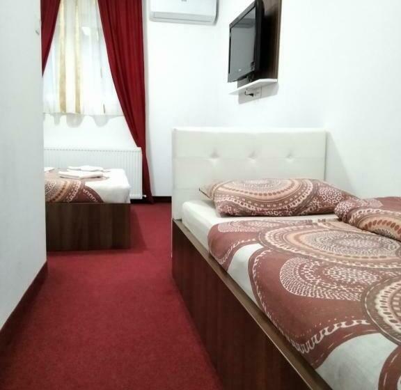 هاستل Motel Dreams