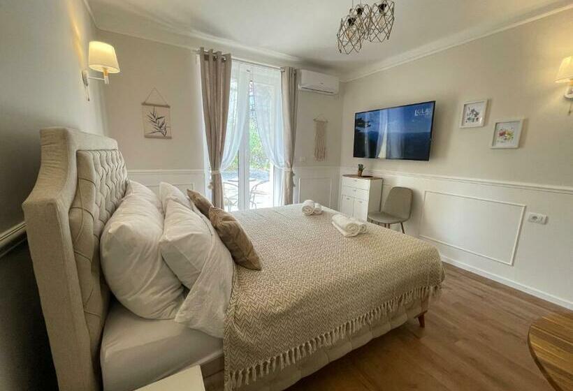 پانسیون Apartment 42   City Center