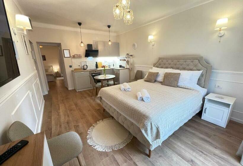 پانسیون Apartment 42   City Center