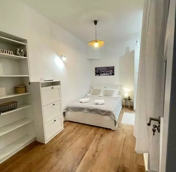 پانسیون Apartment 42   City Center