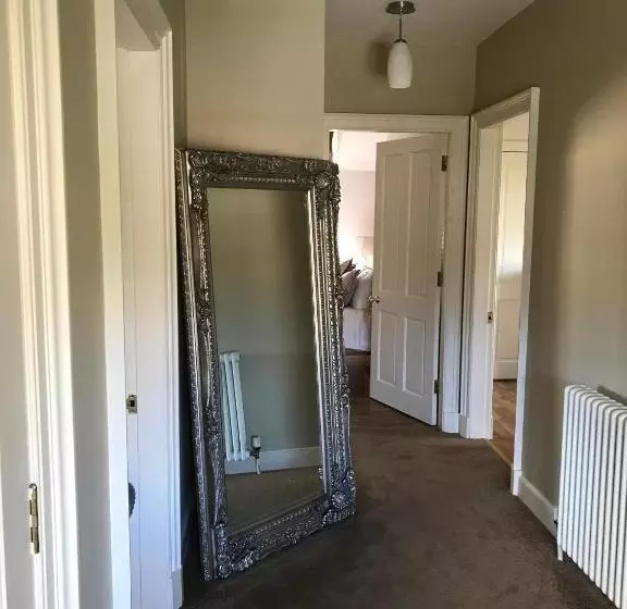 Majatalo Gate Lodge At Lough Erne Golf Village