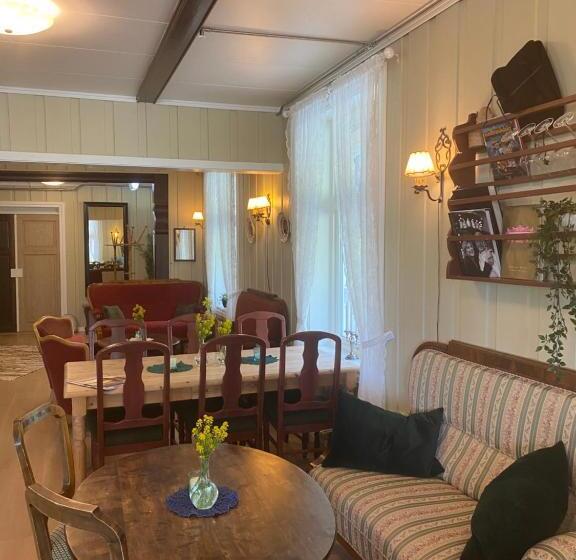 פנסיון Heidal Gjestgiveri As