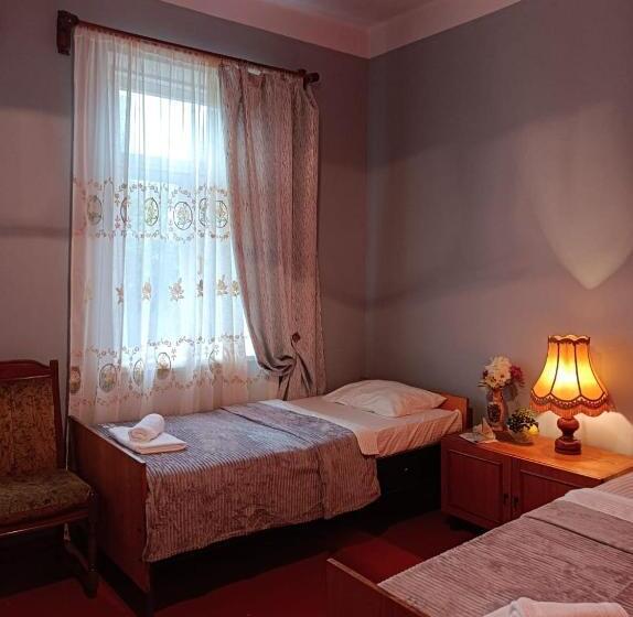 پانسیون Megobroba Inn