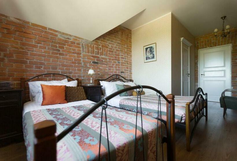 هاستل Akmenių Dvaras