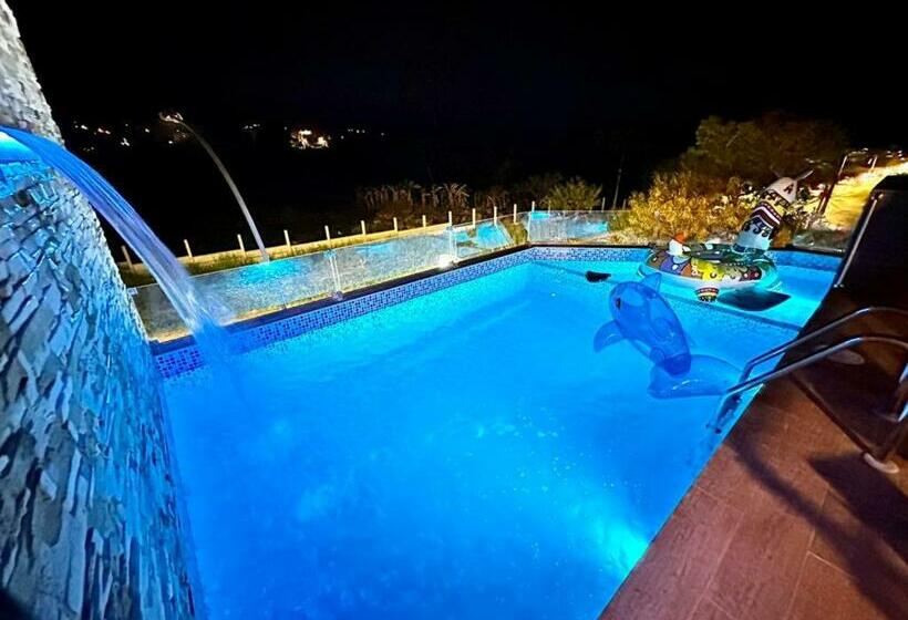 ホテル Real Tarapoto