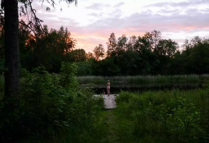پانسیون Allika Löövi Sauna Cabin