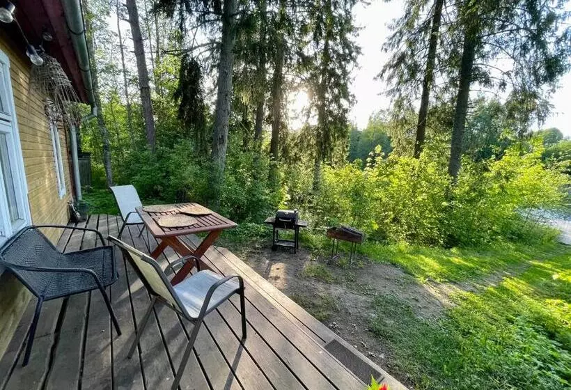 پانسیون Allika Löövi Sauna Cabin