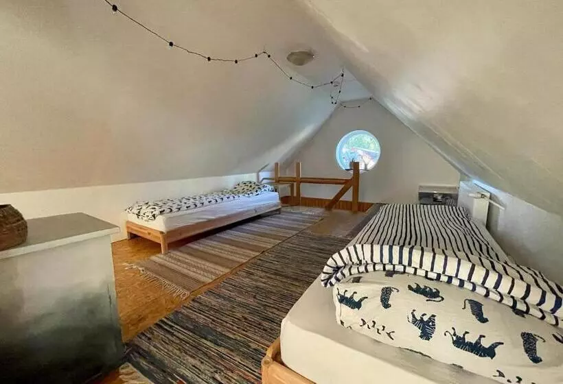 پانسیون Allika Löövi Sauna Cabin