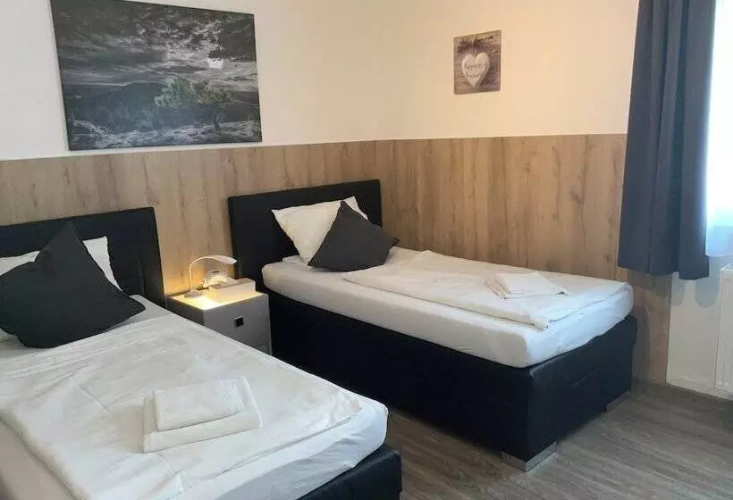 Majatalo Gästehaus Estenfeld Bei Würzburg 24 H