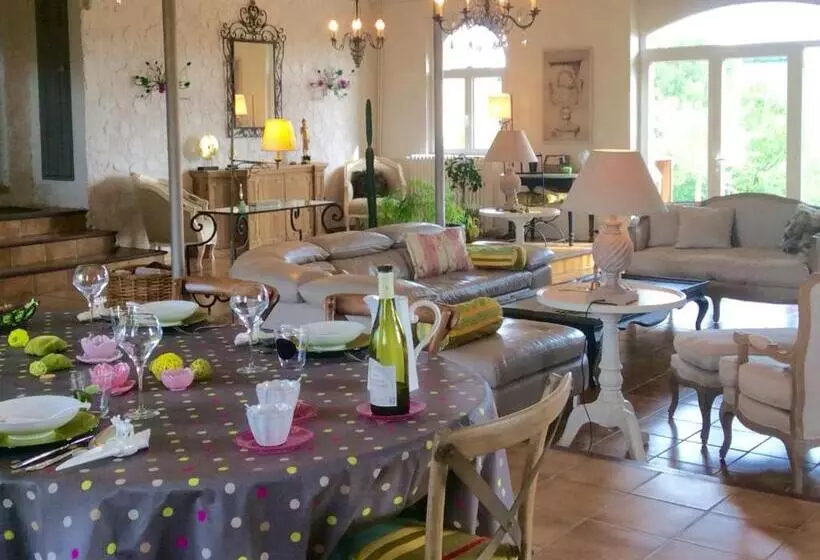 ペンション Maison En Cramaillan