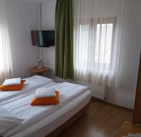 Majatalo Rapsodia Muntilor