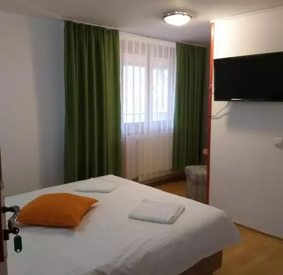 Majatalo Rapsodia Muntilor