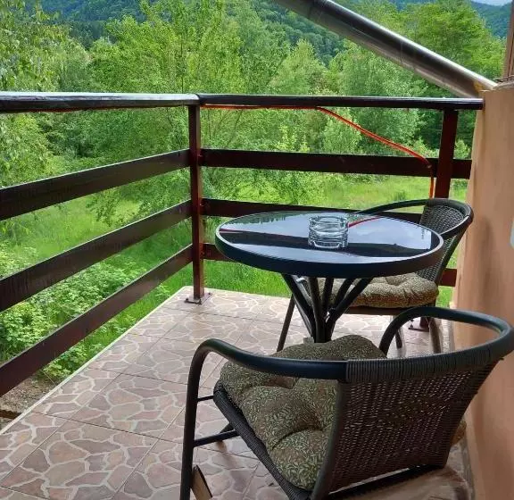 Majatalo Rapsodia Muntilor