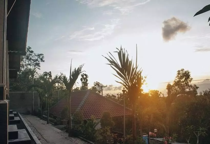 ペンション The Sabho Garden