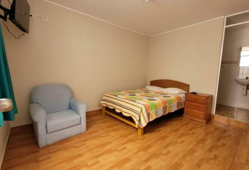 هاستل Sol De Huacachina