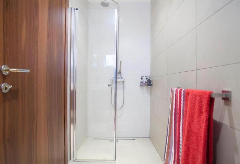 تختخواب و صبحانه Dimon