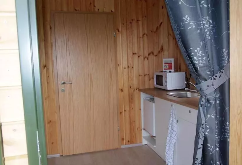 هتل Miðhvammur Farm Stay