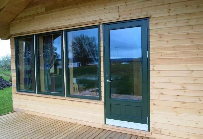 هتل Miðhvammur Farm Stay