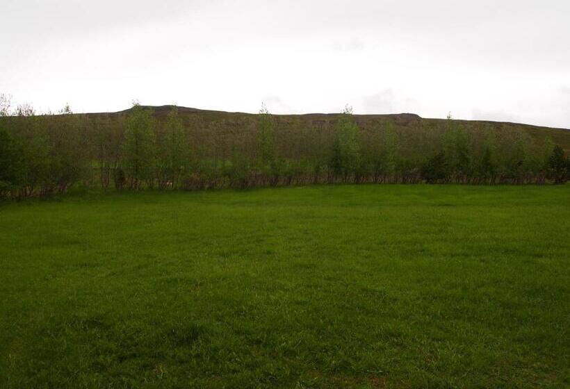 هتل Miðhvammur Farm Stay