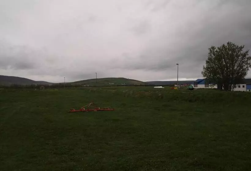 هتل Miðhvammur Farm Stay