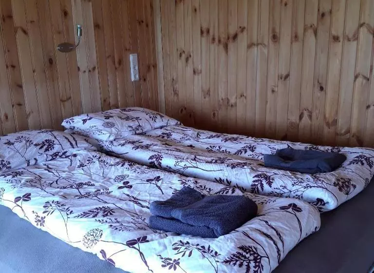 هتل Miðhvammur Farm Stay