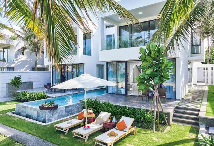 Luxury Dana Beach Resort & Spa