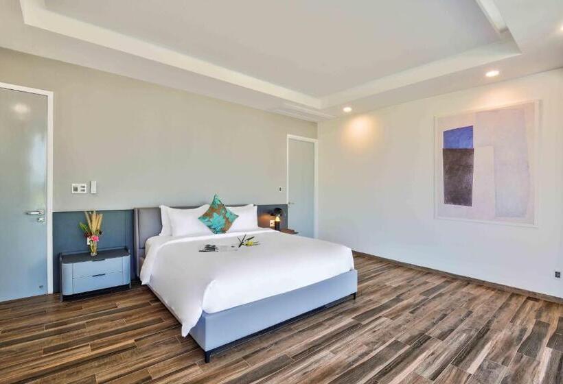 Luxury Dana Beach Resort & Spa