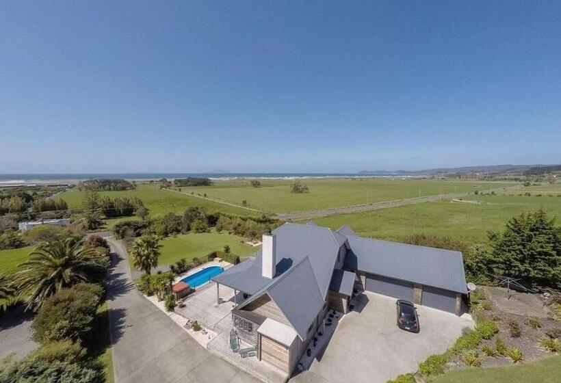 Strathaven Bed And Breakfast