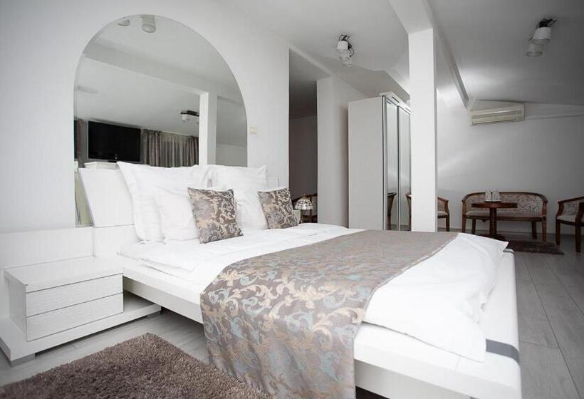 בית מלון כפרי Royal