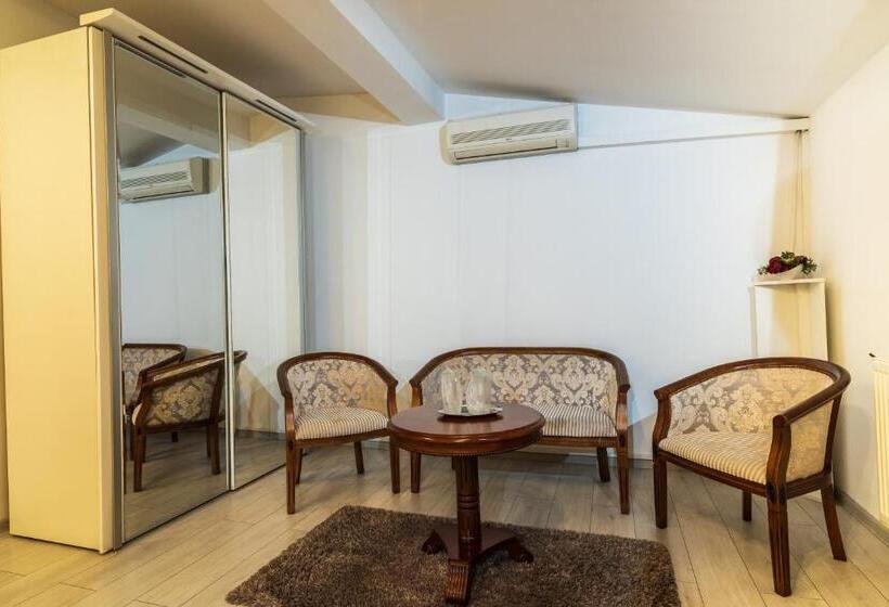 בית מלון כפרי Royal