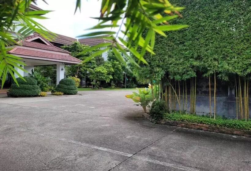ホテル Wilacha Chiang Rai