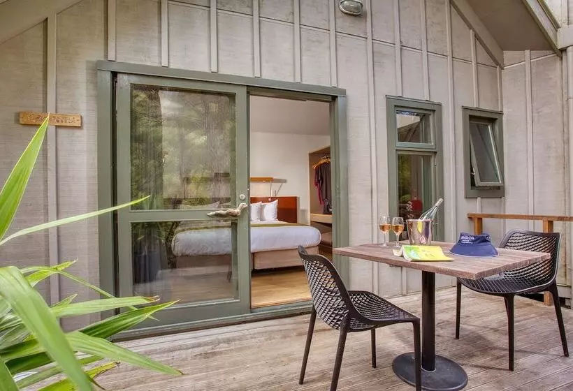 Lomakeskus Awaroa Lodge