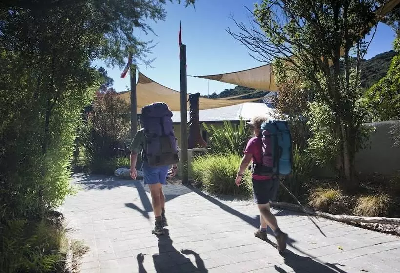 Lomakeskus Awaroa Lodge