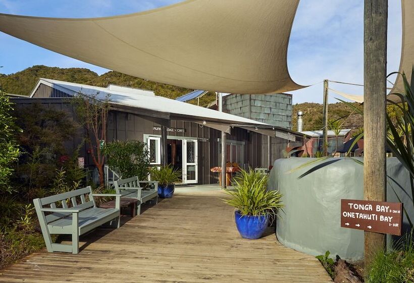 אתר נופש Awaroa Lodge