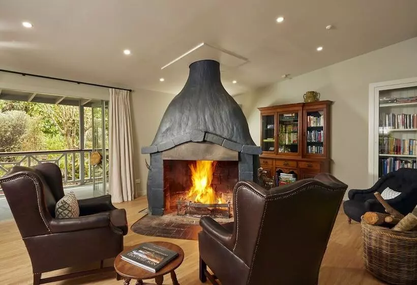 Lomakeskus Awaroa Lodge