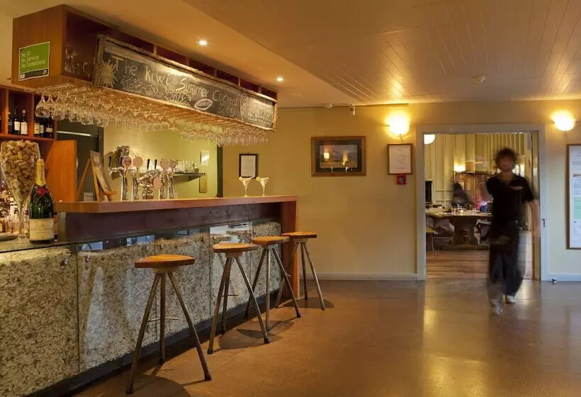 Lomakeskus Awaroa Lodge