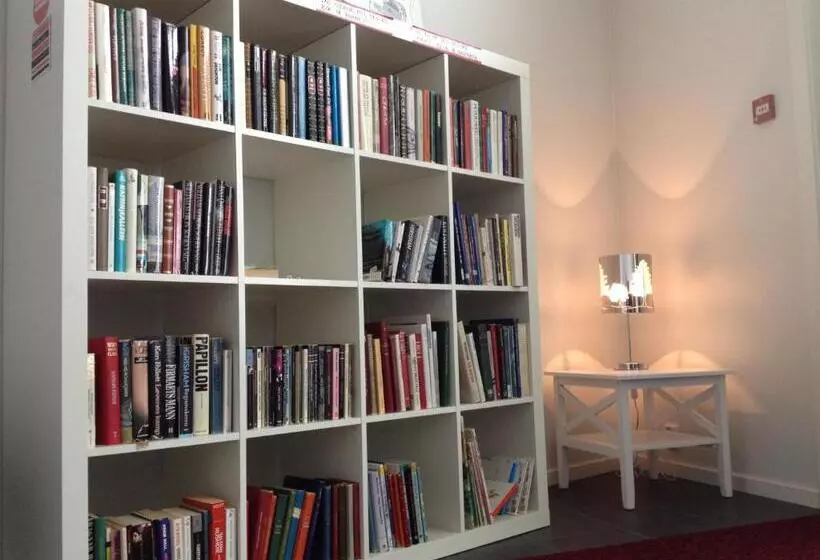 Sentrumsgården Motell As