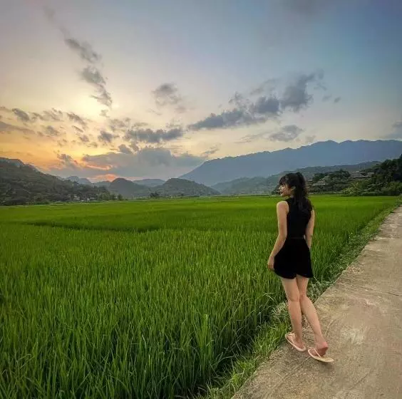 تختخواب و صبحانه Nhà Nghỉ Hồng Nhung