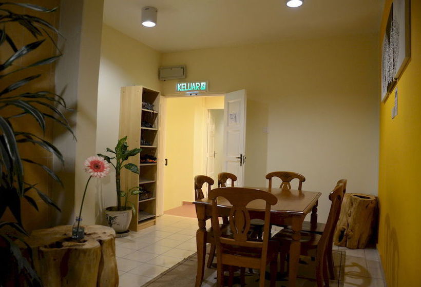 Общежитие Father S Guest House