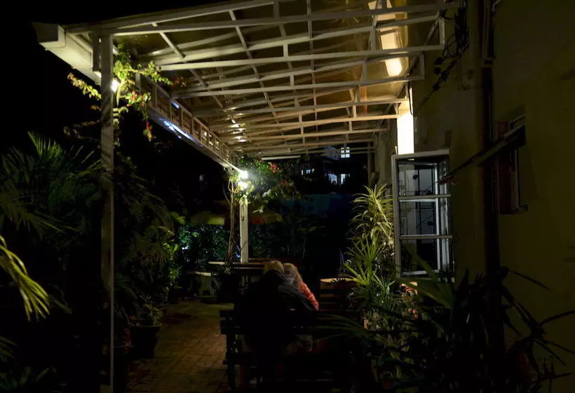 ユースホステル Father S Guest House