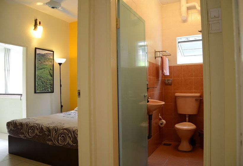 Общежитие Father S Guest House