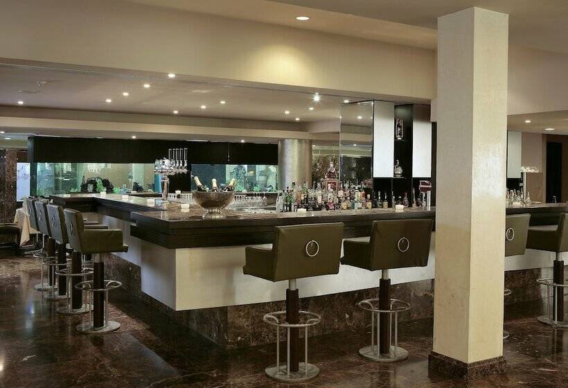 בית מלון כפרי Adams Beach  Deluxe Wing  Adults Only